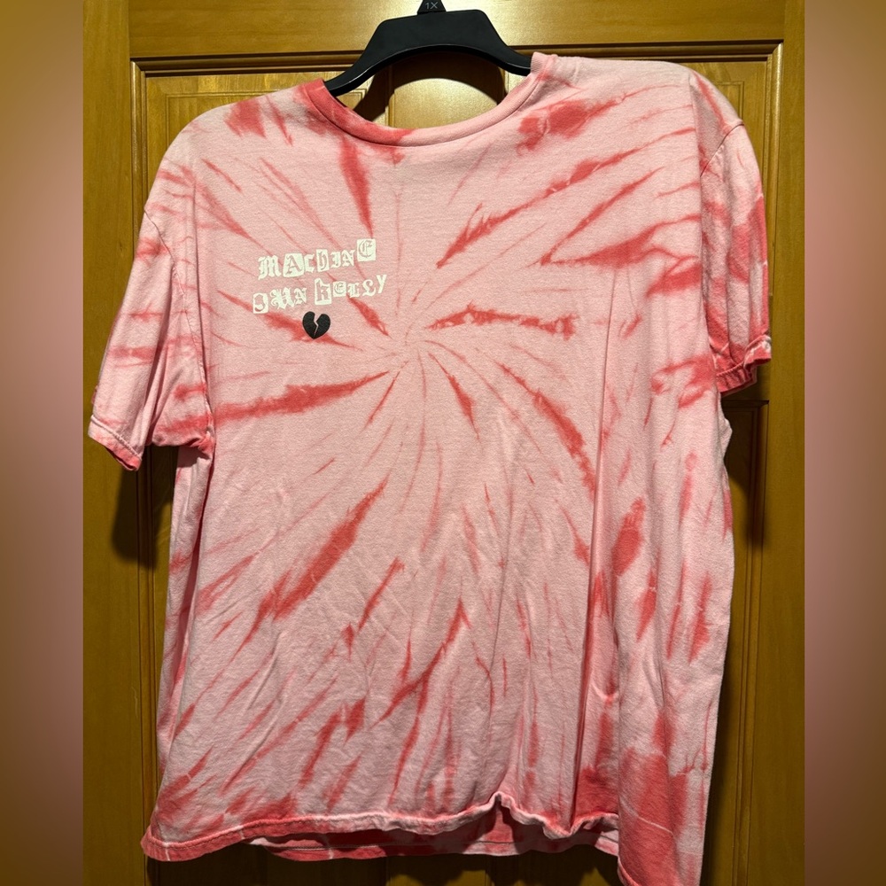 Hot Topic Pink and Red Tie-Dye Short Sleeve Tee
